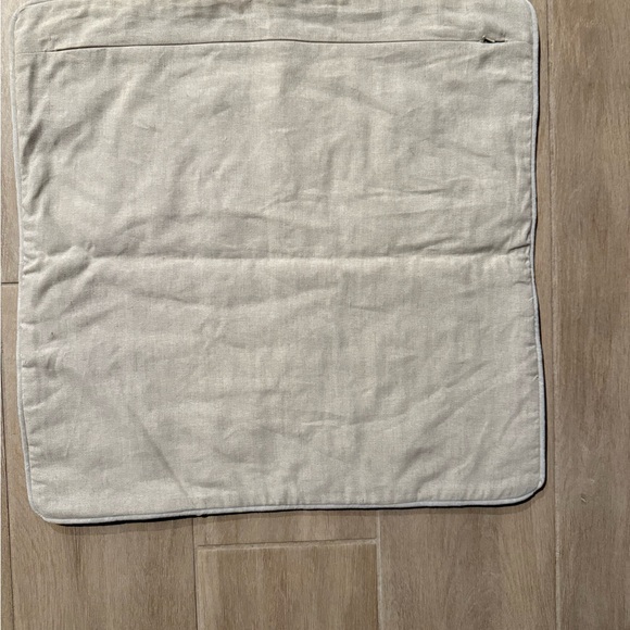 Pottery Barn Arabella Floral Embroidered Pillow Cover NWOT - Picture 6 of 9